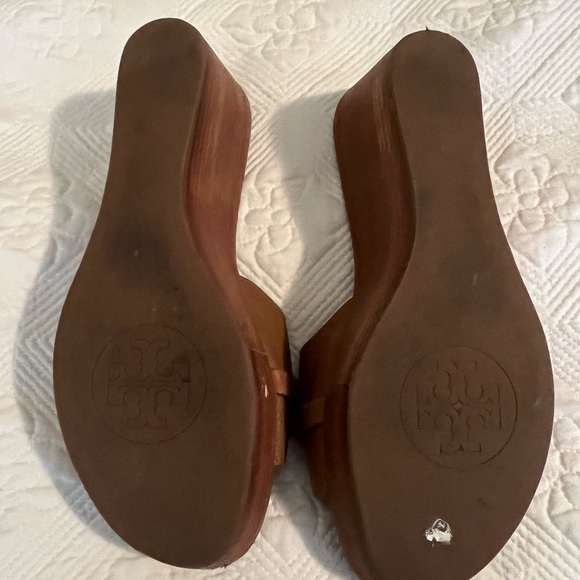 Tory Burch Wedges. Great condition - Picture 4 of 4
